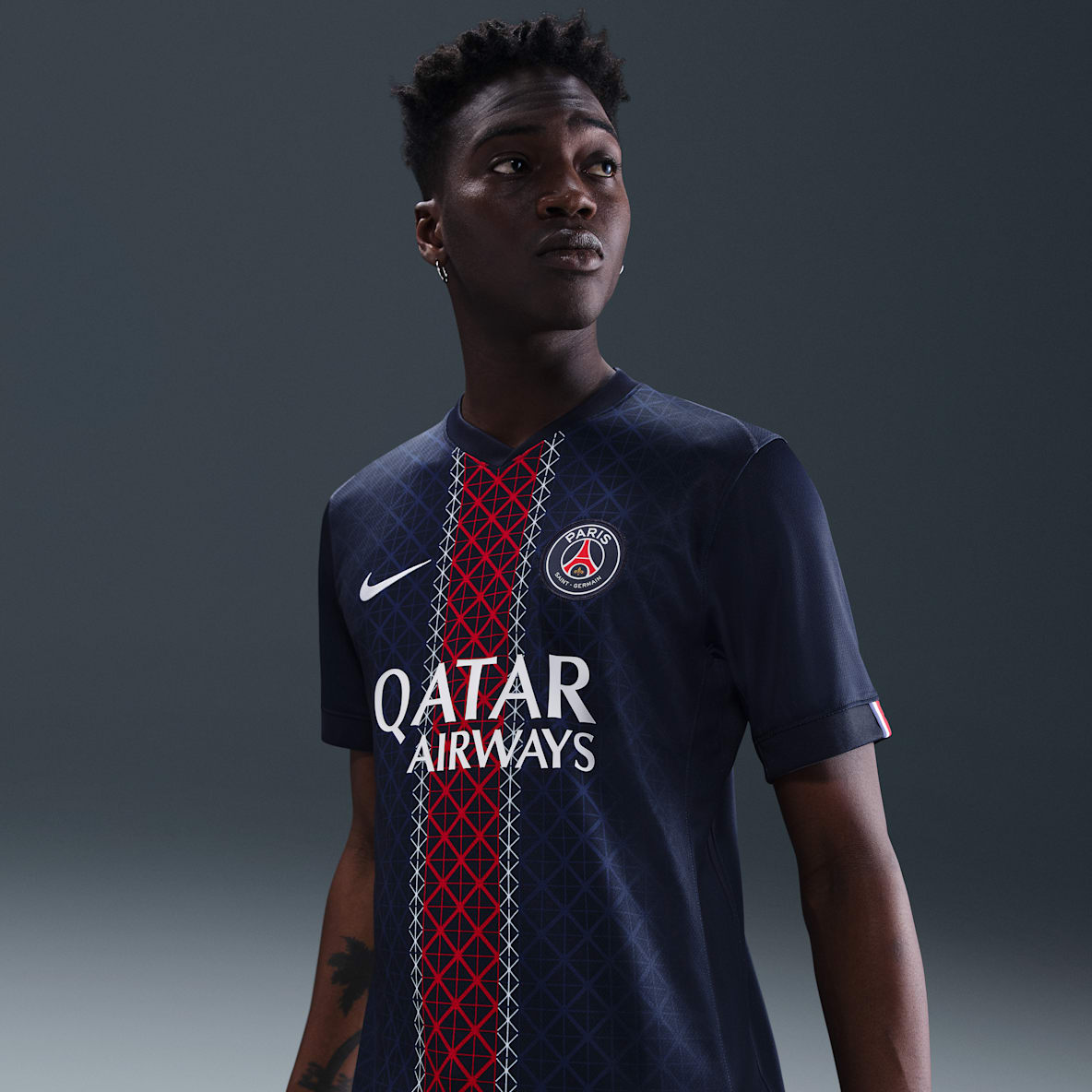 Paris Saint-Germain 2025/26 Stadium Home Paris Saint-Germain 2025/26 Stadium Home Men's Nike Dri-FIT Football Replica Shirt