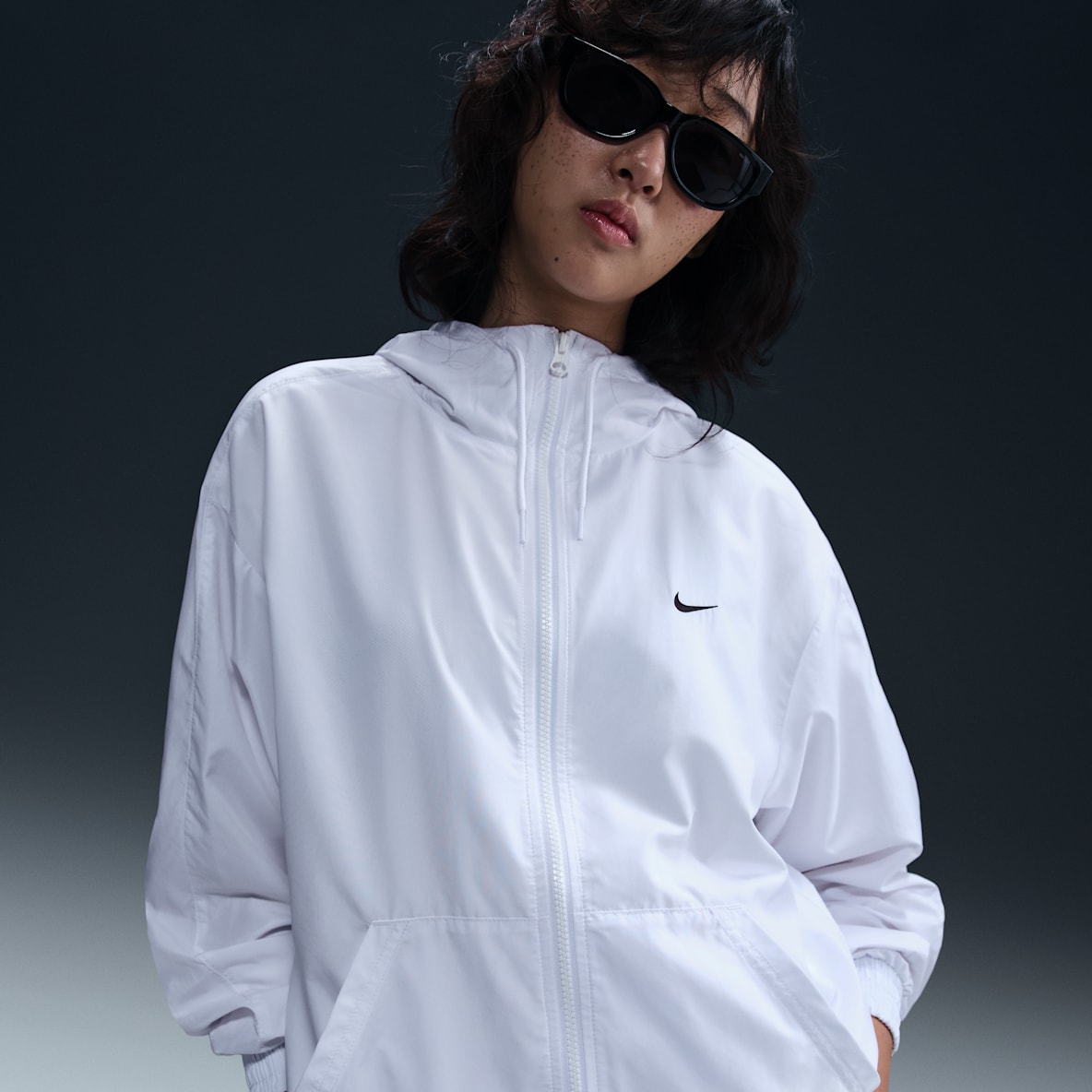 Nike Sportswear Classic Wovens Women's Loose UV Protection Hooded Jacket