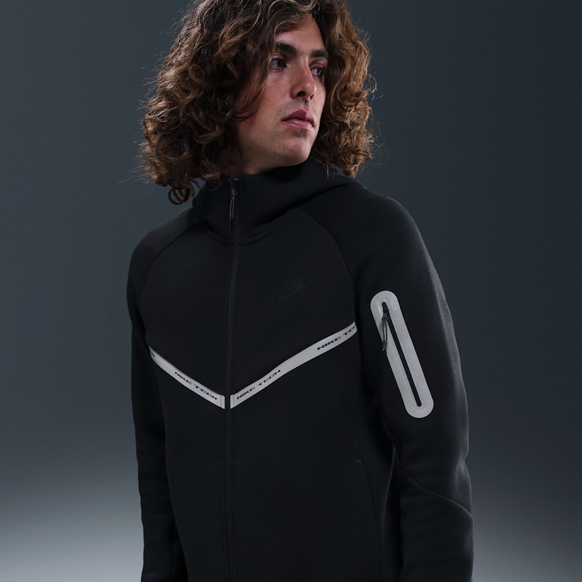 Nike Tech Nike Tech Men's Full-Zip Fleece Windrunner Jacket with Reflective Design Accents