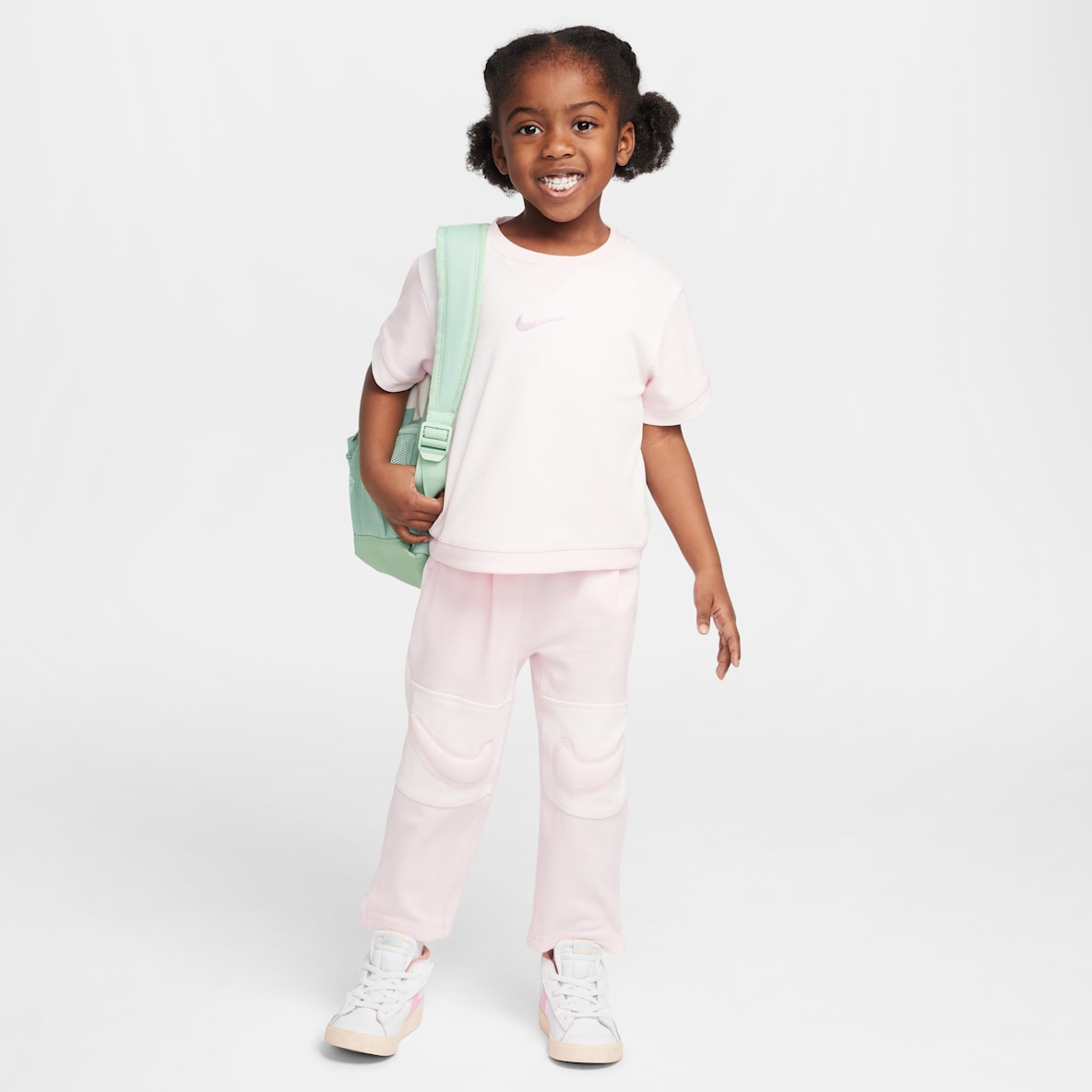Nike Ready, Set! Nike Ready, Set! Conjunto de playera y joggers infantil