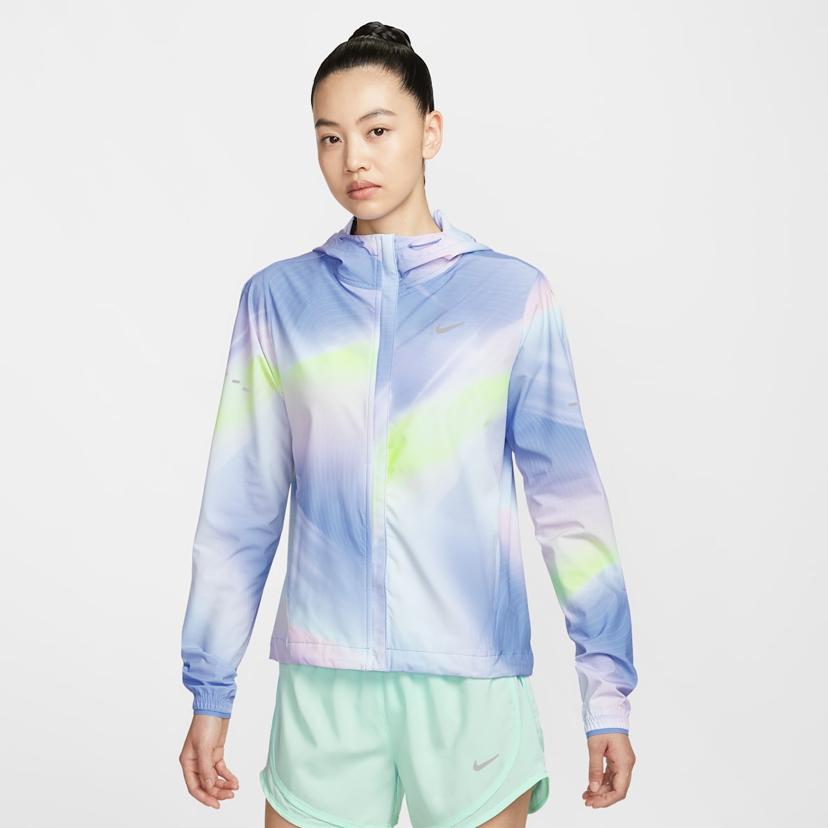 Nike Swift Chamarra de correr Repel para mujer