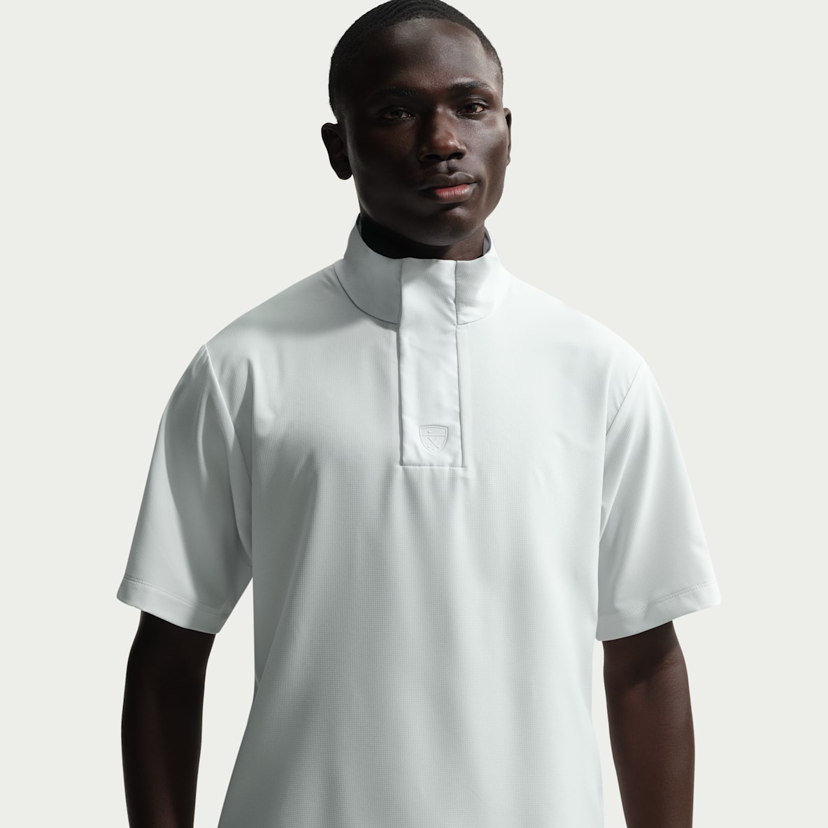 Nike Tailored Performance Nike Tailored Performance Men's Dri-FIT Loose Short-Sleeve Golf Windshirt