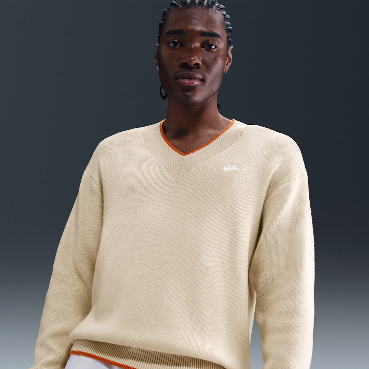 Nike Sportswear Club Nike Sportswear Club Suéter con cuello en V para hombre