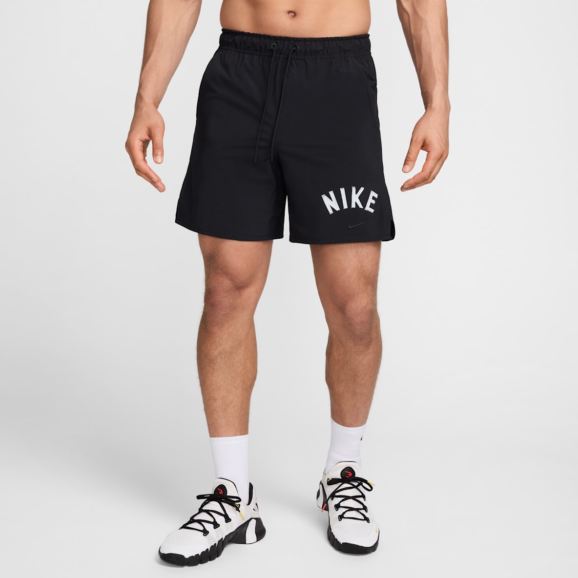 Nike Unlimited Swoosh Nike Unlimited Swoosh Shorts versátiles Dri-FIT de 18 cm sin forro para hombre