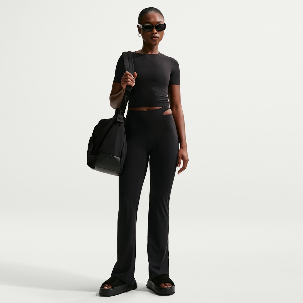 Nike Zenvy Nike Zenvy Legging met hoge taille en wijde pijpen voor dames