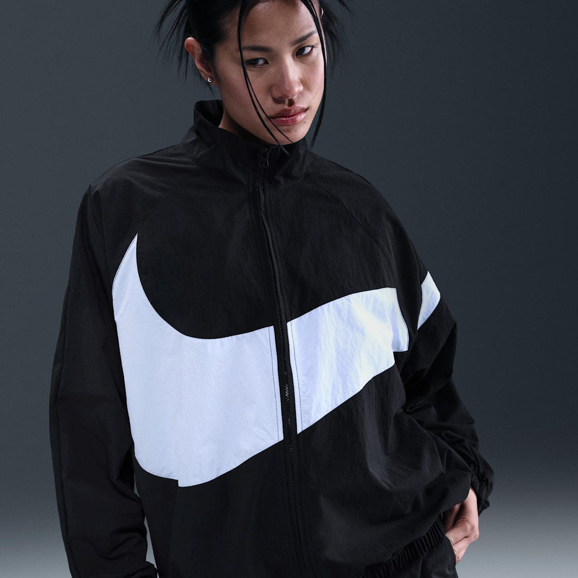 Nike Sportswear Nike Sportswear Chamarra de tejido Woven oversized para mujer
