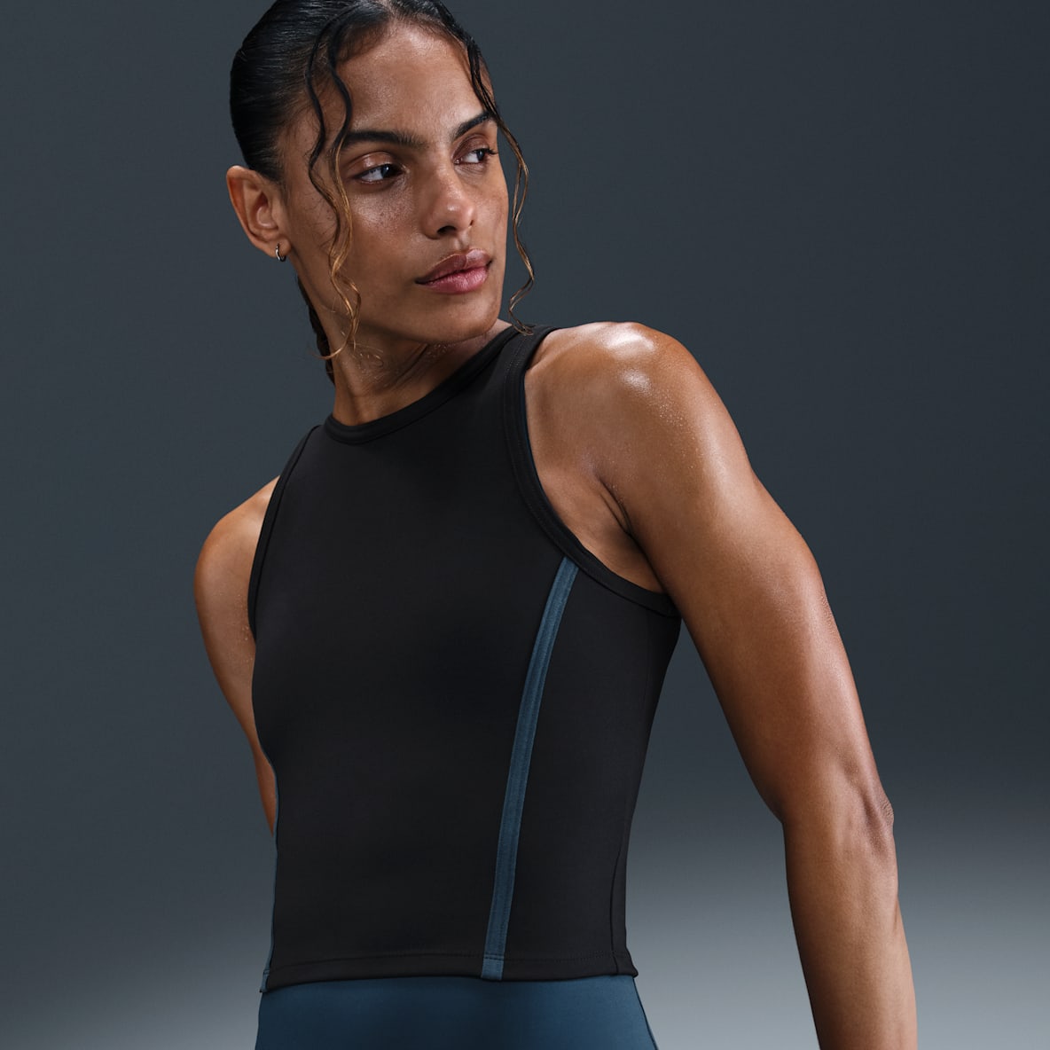 Nike One Fitted Nike One Fitted Camiseta de tirantes Dri-FIT cropped para mujer