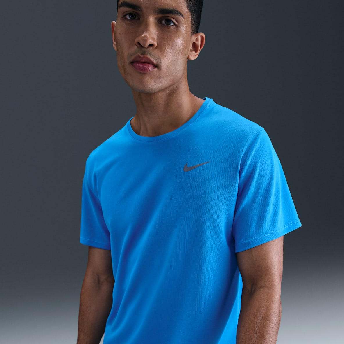 Nike Miler Nike Miler Pánské běžecké tričko Dri-FIT UV s krátkým rukávem