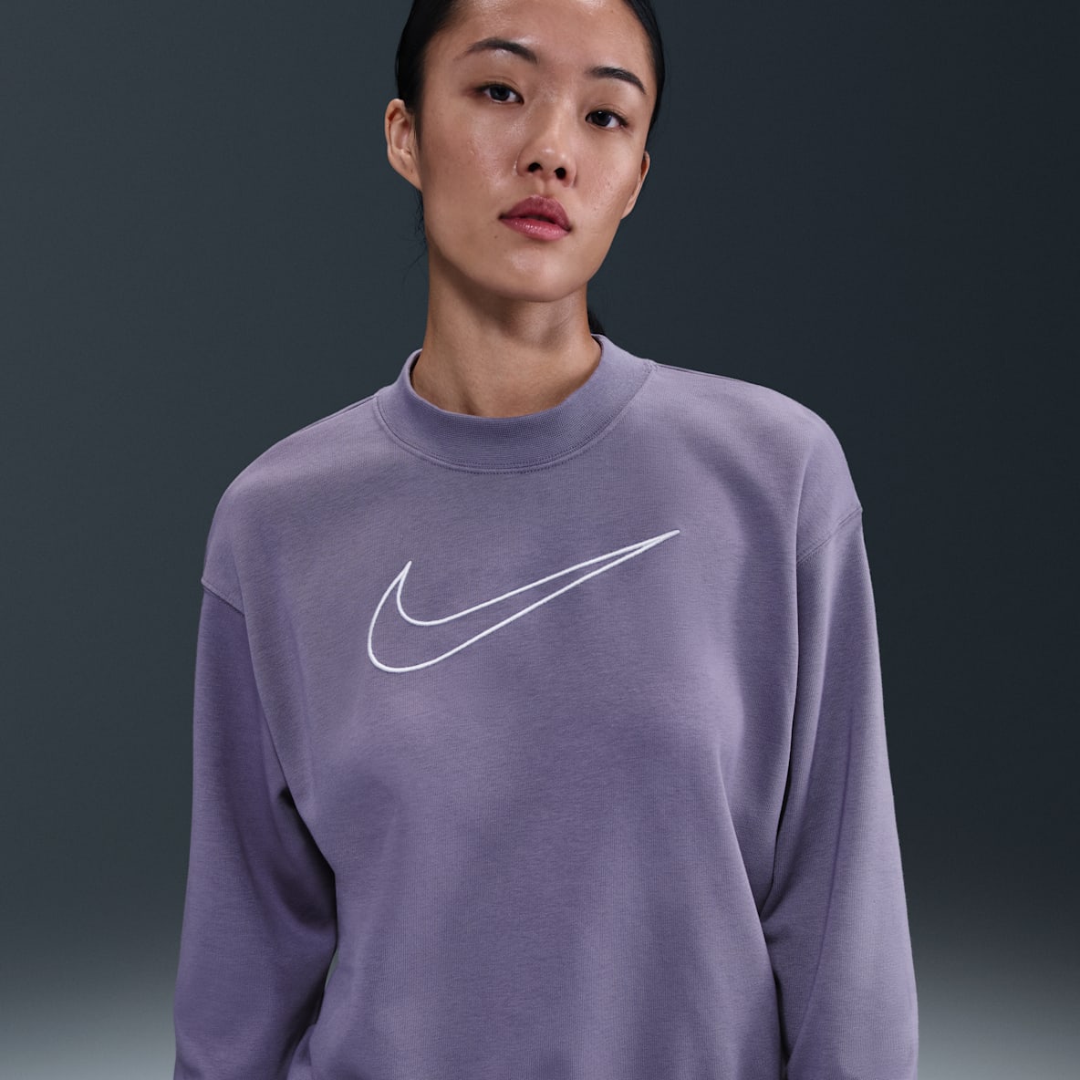 ナイキ Dri-FIT ゲット フィット ナイキ Dri-FIT ゲット フィット ウィメンズ グラフィック クルーネック スウェットシャツ