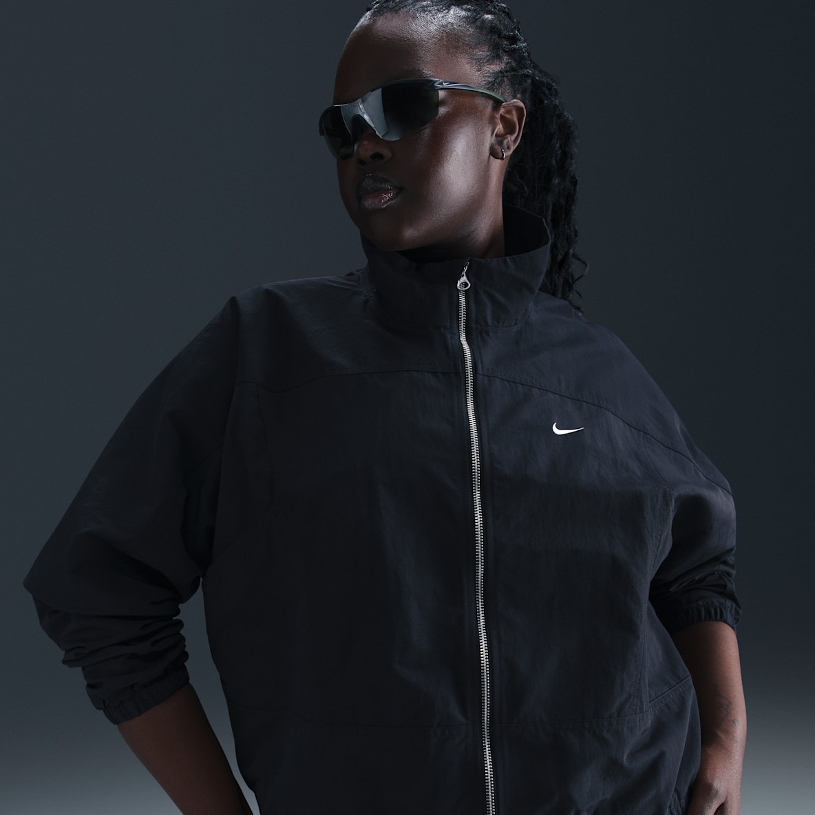Nike Sportswear Everything Wovens Nike Sportswear Everything Wovens Chamarra con protección UV Repel oversized para mujer (talla grande)