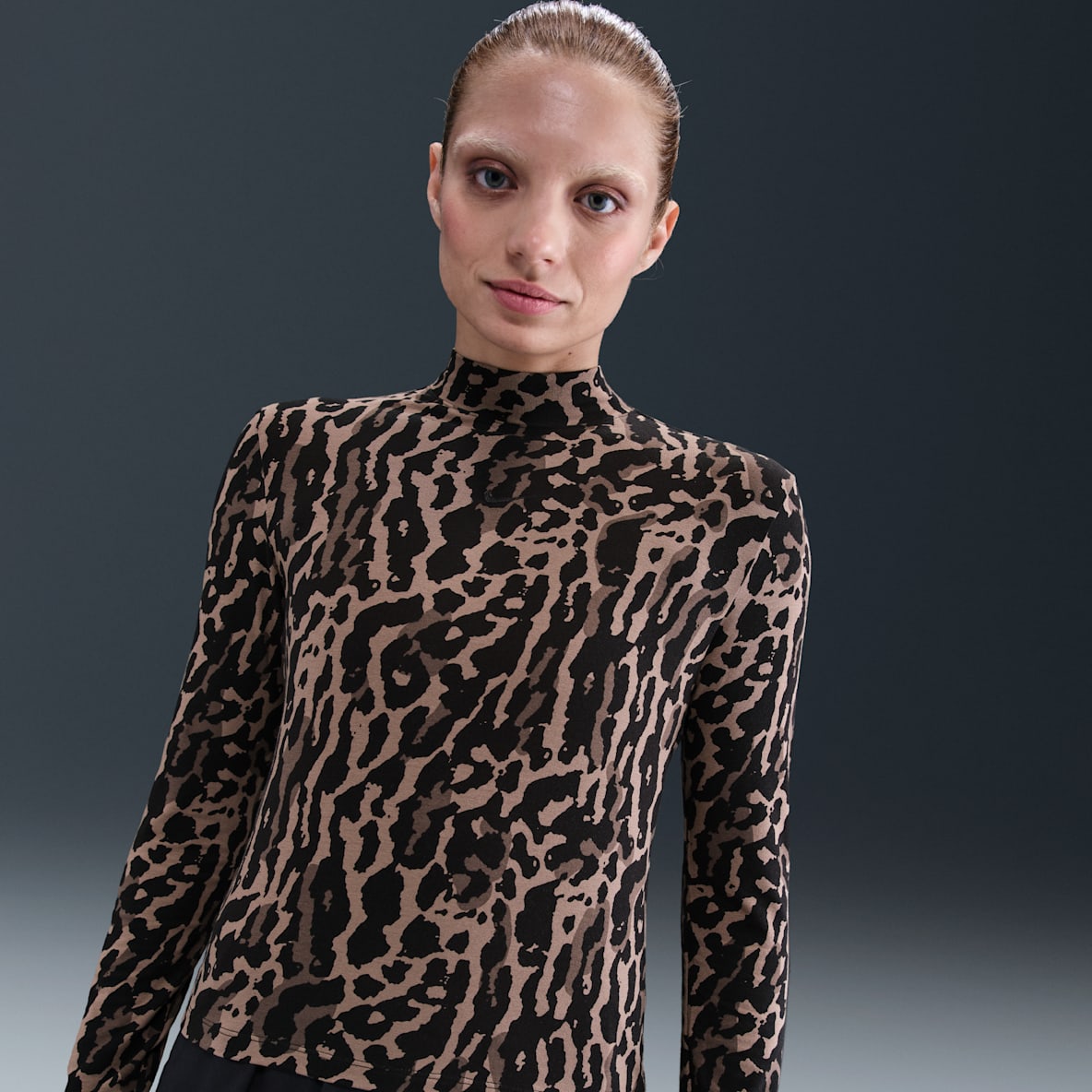 Nike Sportswear Chill Knit Nike Sportswear Chill Knit Women's Slim Long-Sleeve T-Shirt