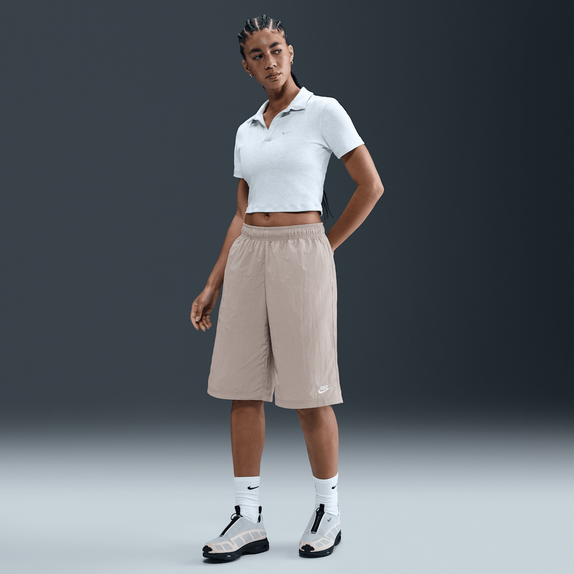 Nike Sportswear Nike Sportswear Normal Belli Bol Kesimli Diz Boyu Kadın Şortu