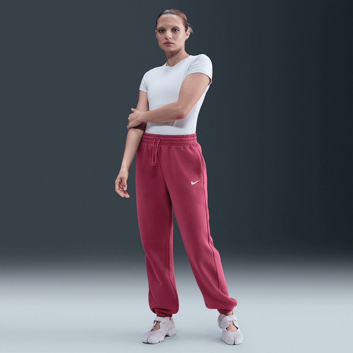 Nike Sportswear Phoenix Fleece Nike Sportswear Phoenix Fleece Ekstra stor joggebukse med høyt liv til dame