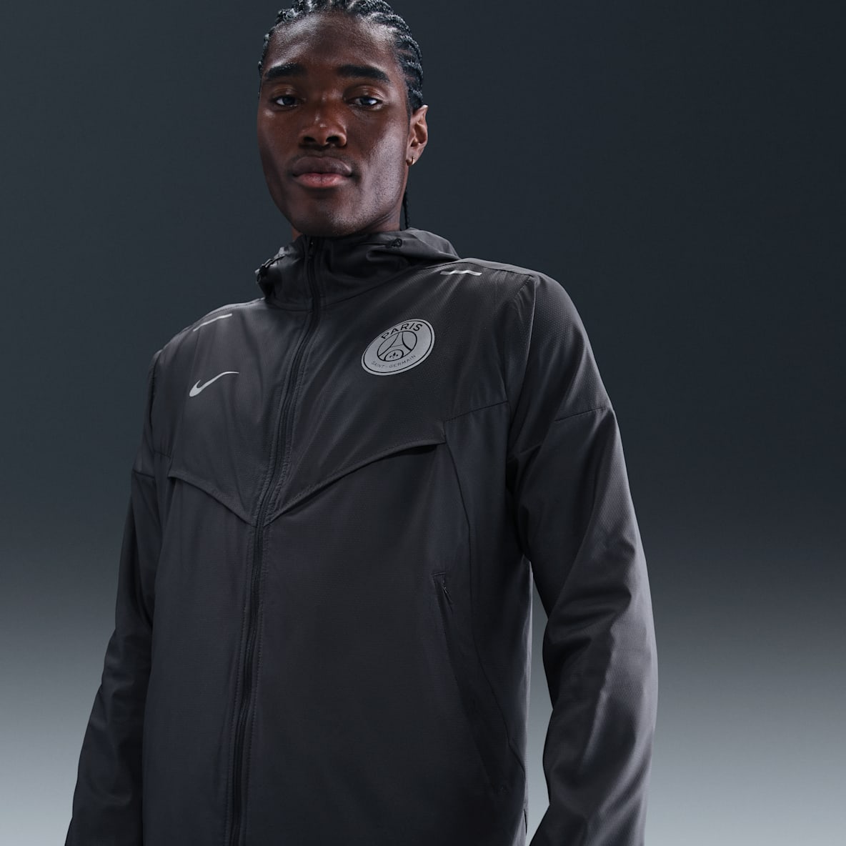 Paris Saint-Germain Impossibly Light Windrunner Paris Saint-Germain Impossibly Light Windrunner Veste de foot Nike pour homme