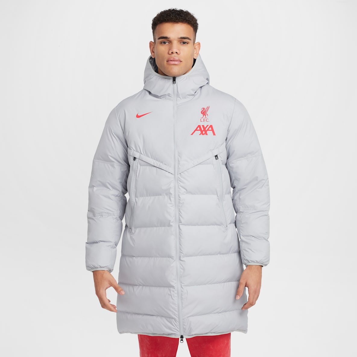 Liverpool FC Strike Windrunner PrimaLoft® Liverpool FC Strike Windrunner PrimaLoft® Parka de foot à capuche Nike Storm-FIT pour homme