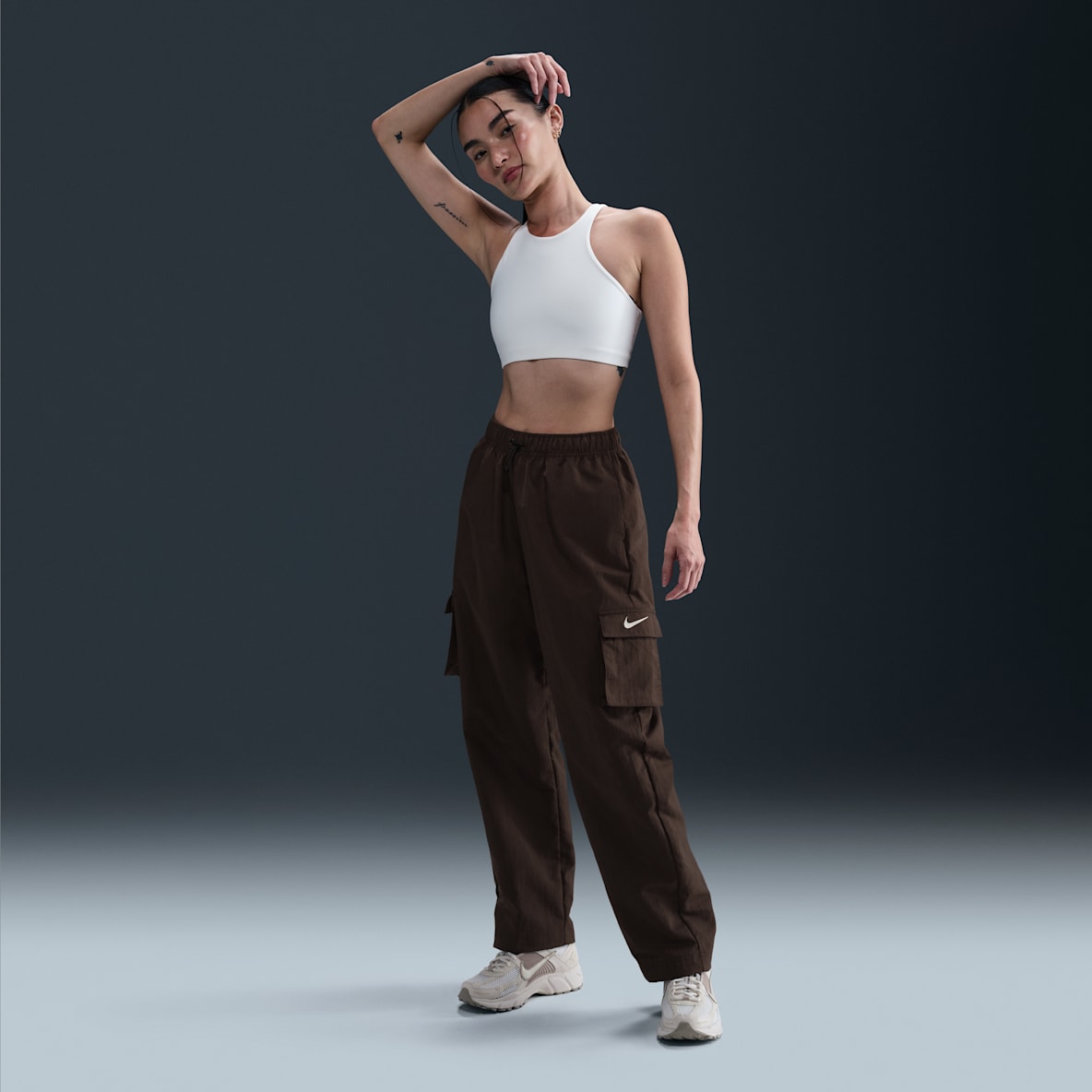 Nike Sportswear Essential Women's High-Rise Woven Cargo Trousers