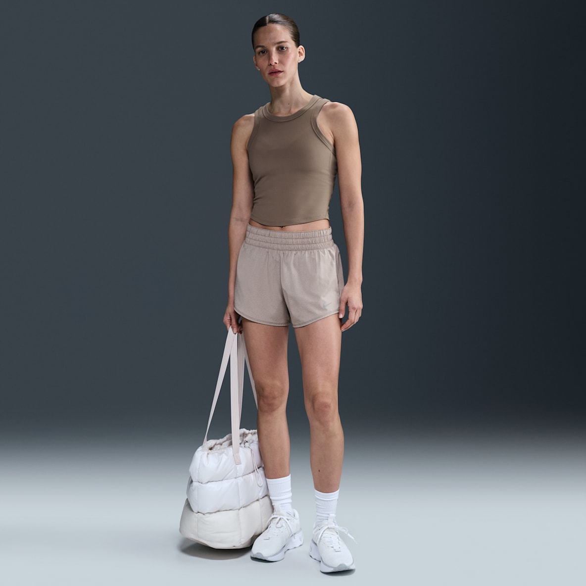 Nike One Shorts con forro de ropa interior Dri-FIT de tiro medio de 8 cm para mujer
