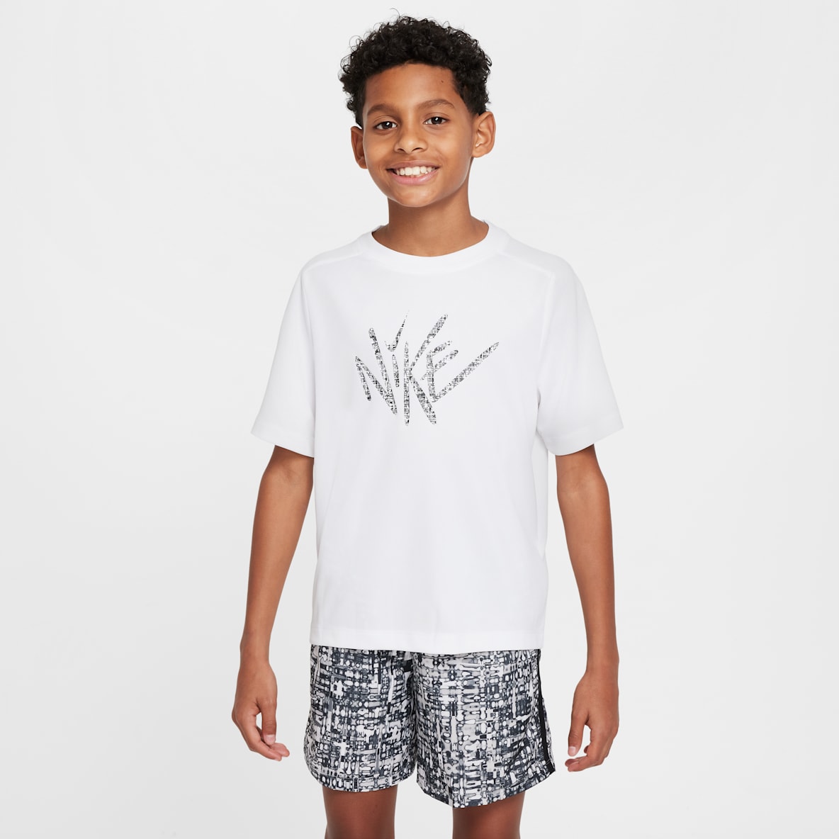 Nike Multi Nike Multi Playera de manga corta Dri-FIT para niño talla grande