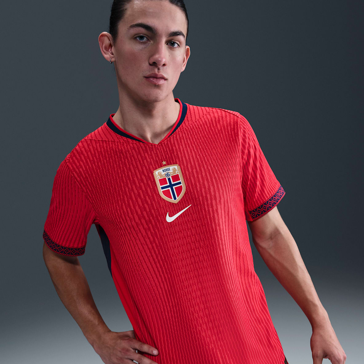 Norge 2025 Match (kvinnelaget, hjemmedrakt) Norge 2025 Match (kvinnelaget, hjemmedrakt) Nike Dri-FIT ADV autentisk fotballdrakt til herre