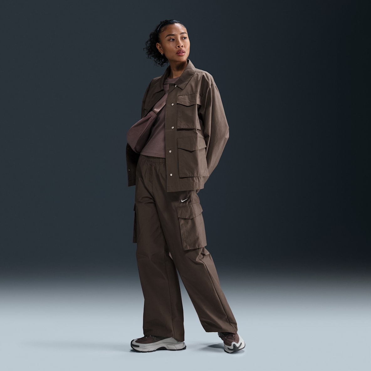 Nike Sportswear Everything Wovens Nike Sportswear Everything Wovens Women's Mid-Rise Cargo Pants