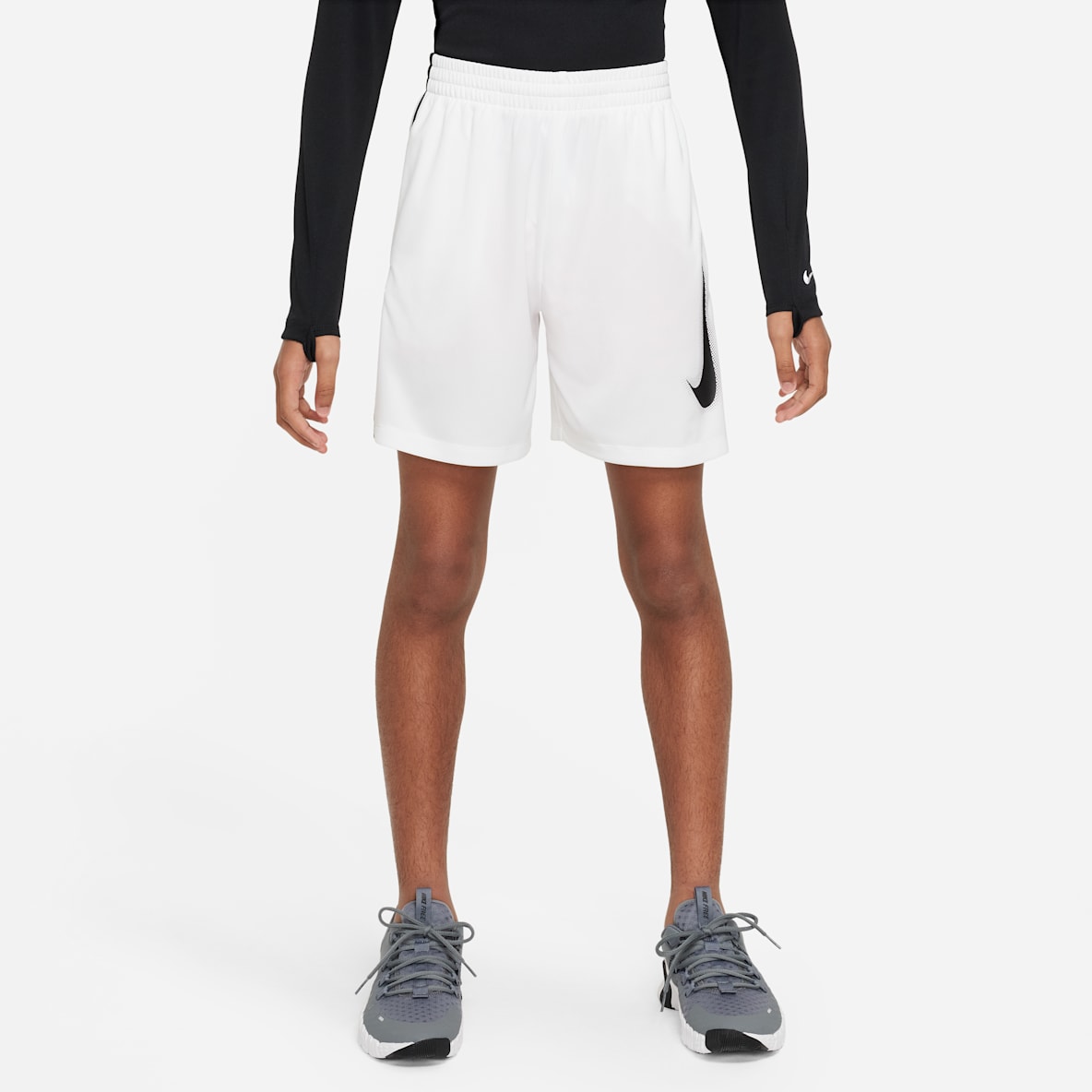 Nike Multi Shorts de entrenamiento con gráfico Dri-FIT para niño talla grande