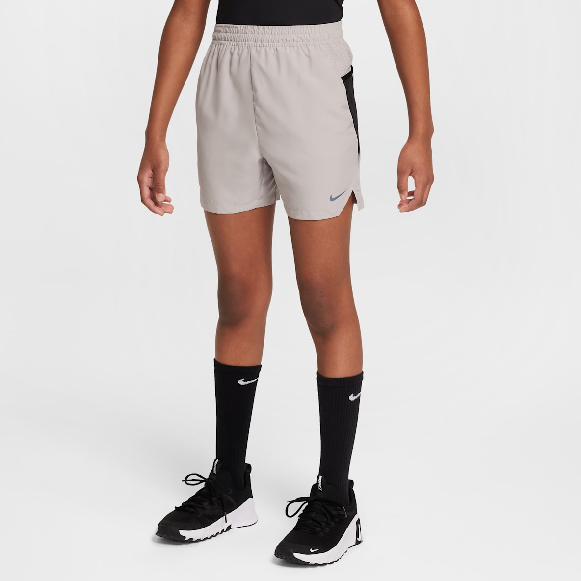 Nike Multi Tech Nike Multi Tech Shorts de tejido Woven Dri-FIT para niños talla grande