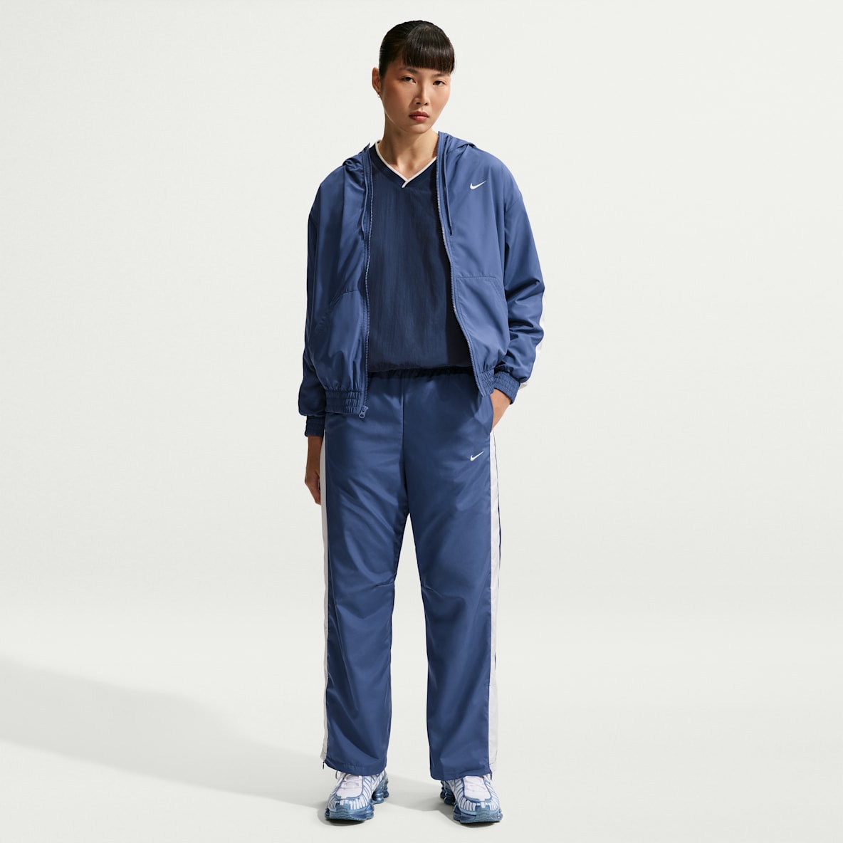 나이키 스포츠웨어 클래식 여성 미드라이즈 오픈 헴 팬츠