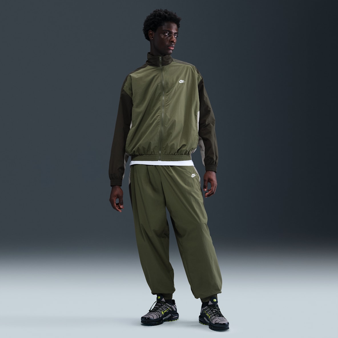 Nike Club Men's Oversized Woven Tracksuit Bottoms