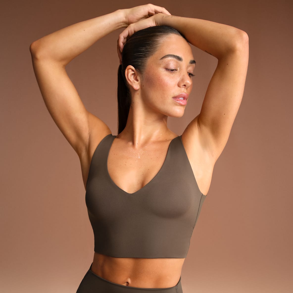 NikeSKIMS Matte NikeSKIMS Matte Women's V-Neck Long-Line Bra