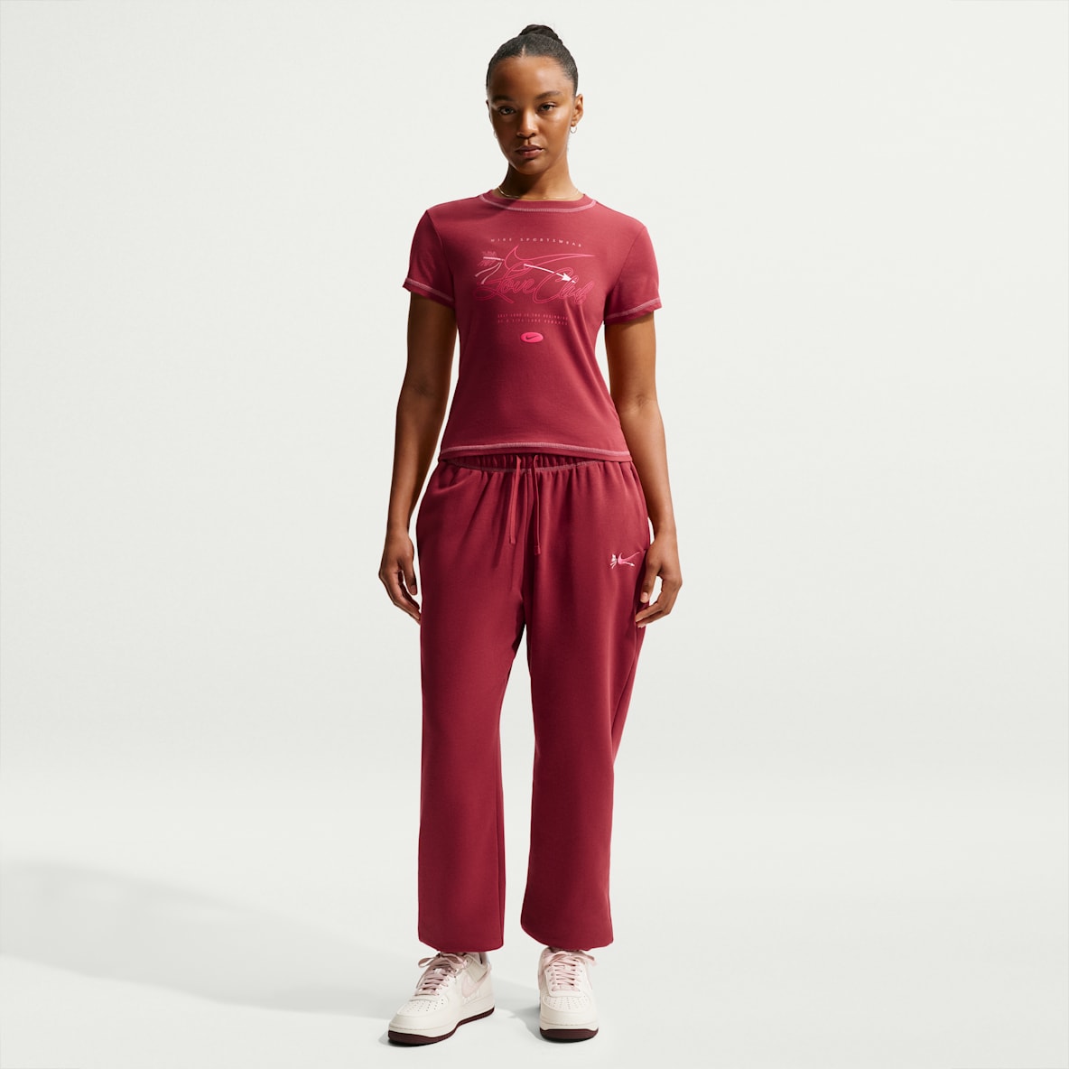 Nike Sportswear Club Fleece Women's Mid-Rise Oversized Sweatpants