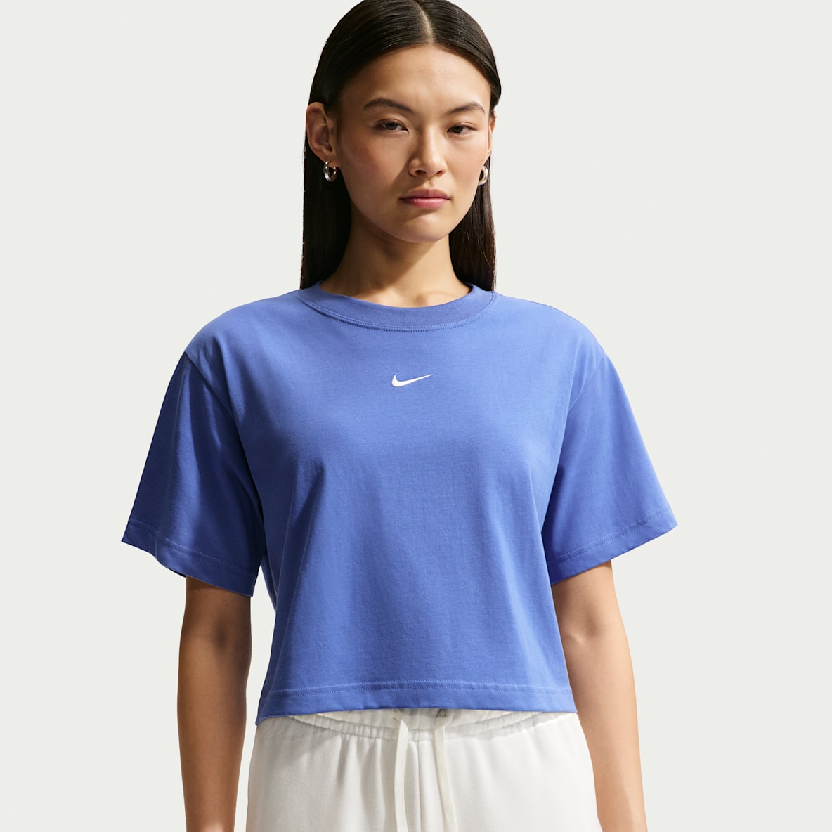 Nike Sportswear Women's Loose Short-Sleeve Cropped T-Shirt