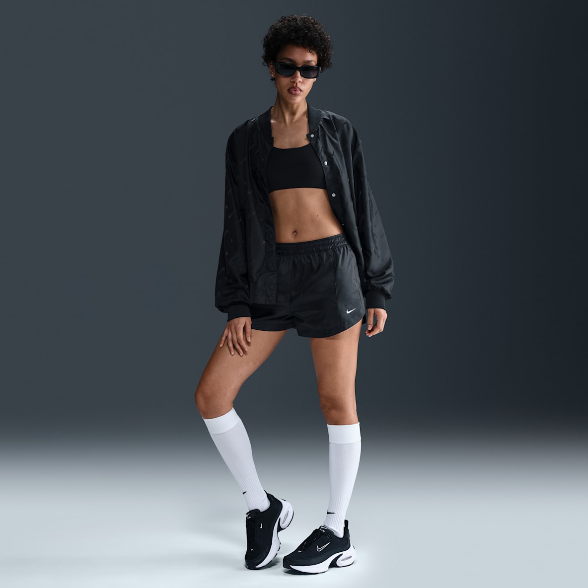 Nike Sportswear Windrunner Nike Sportswear Windrunner Normal Belli 5 cm Dokuma Kadın Şortu