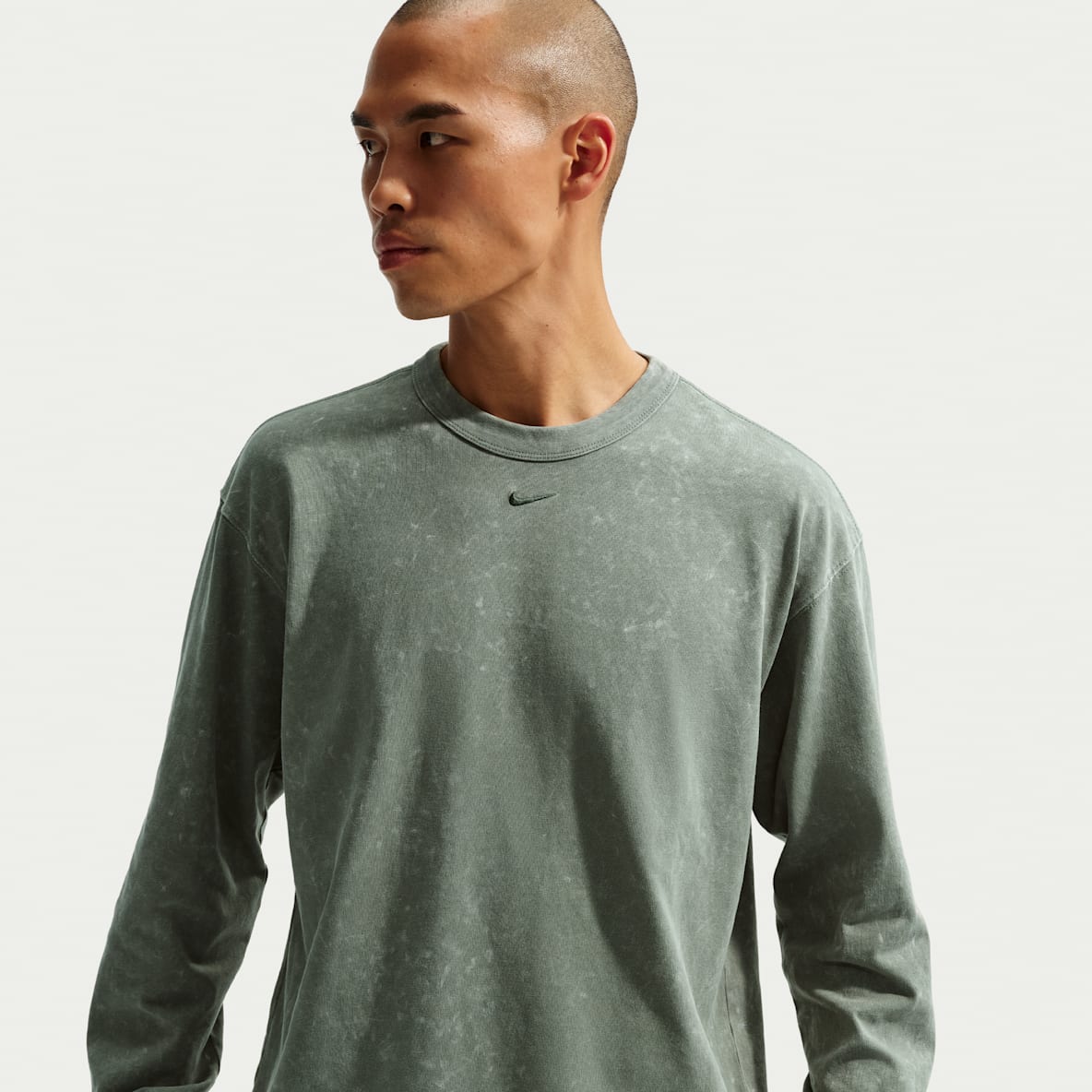 Nike Sportswear Premium Essentials Men's Long-Sleeve T-Shirt