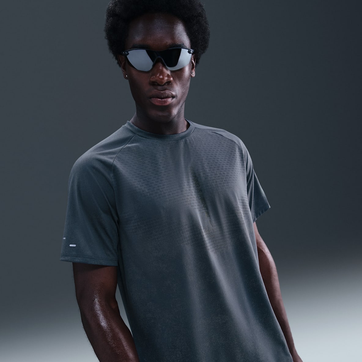 Nike Stride Playera de correr de manga corta Dri-FIT ADV con detalles de diseño reflejante para hombre
