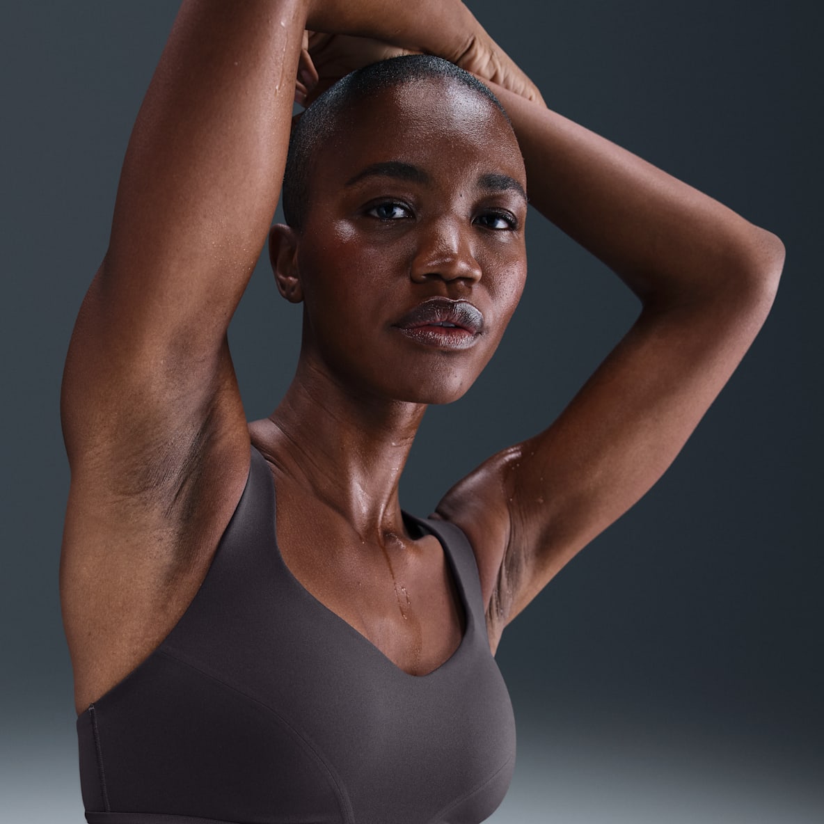 Nike Indy High Support Justerbar sports-BH med polstring til dame