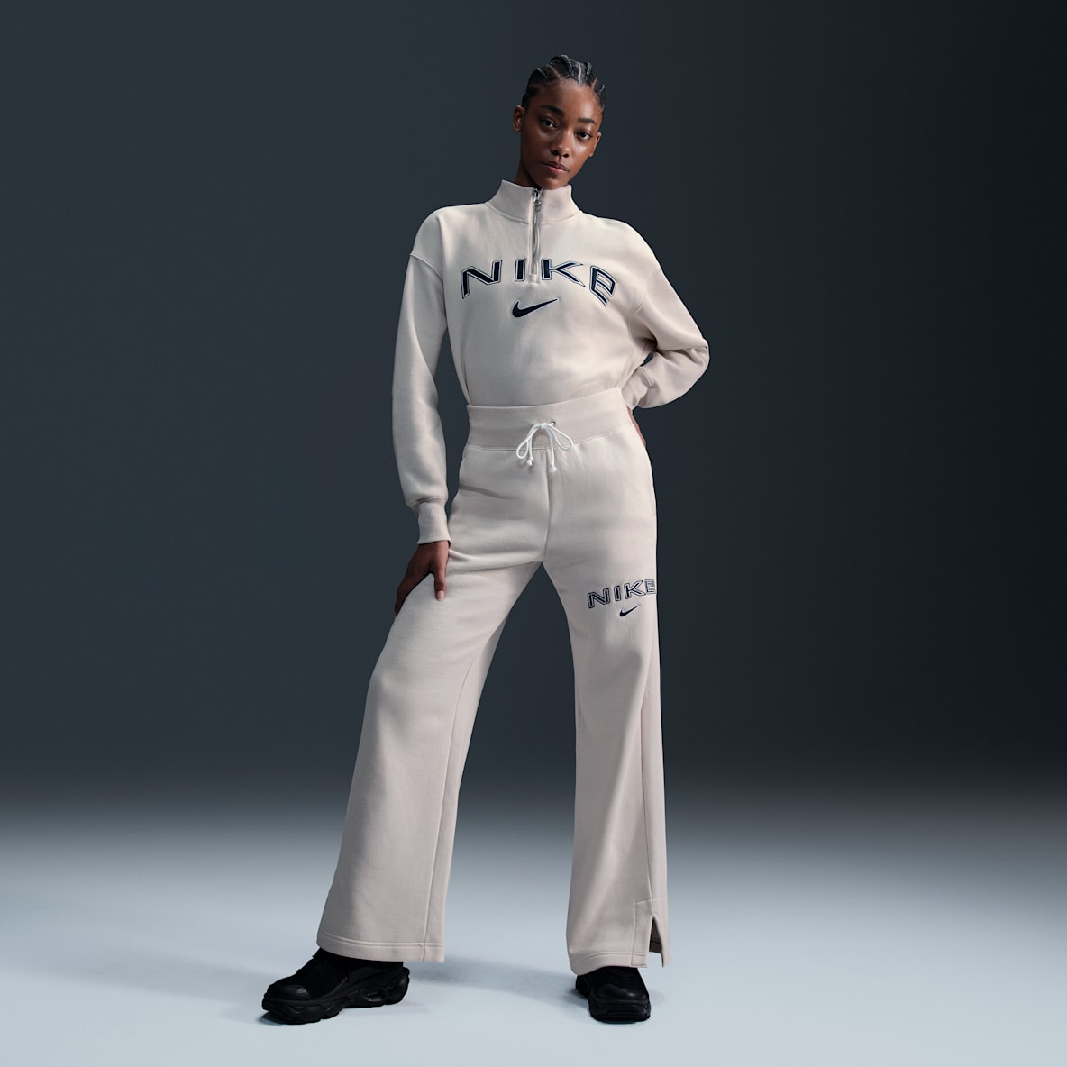 Nike Sportswear Phoenix Fleece Pants con logotipo de piernas anchas y tiro alto para mujer