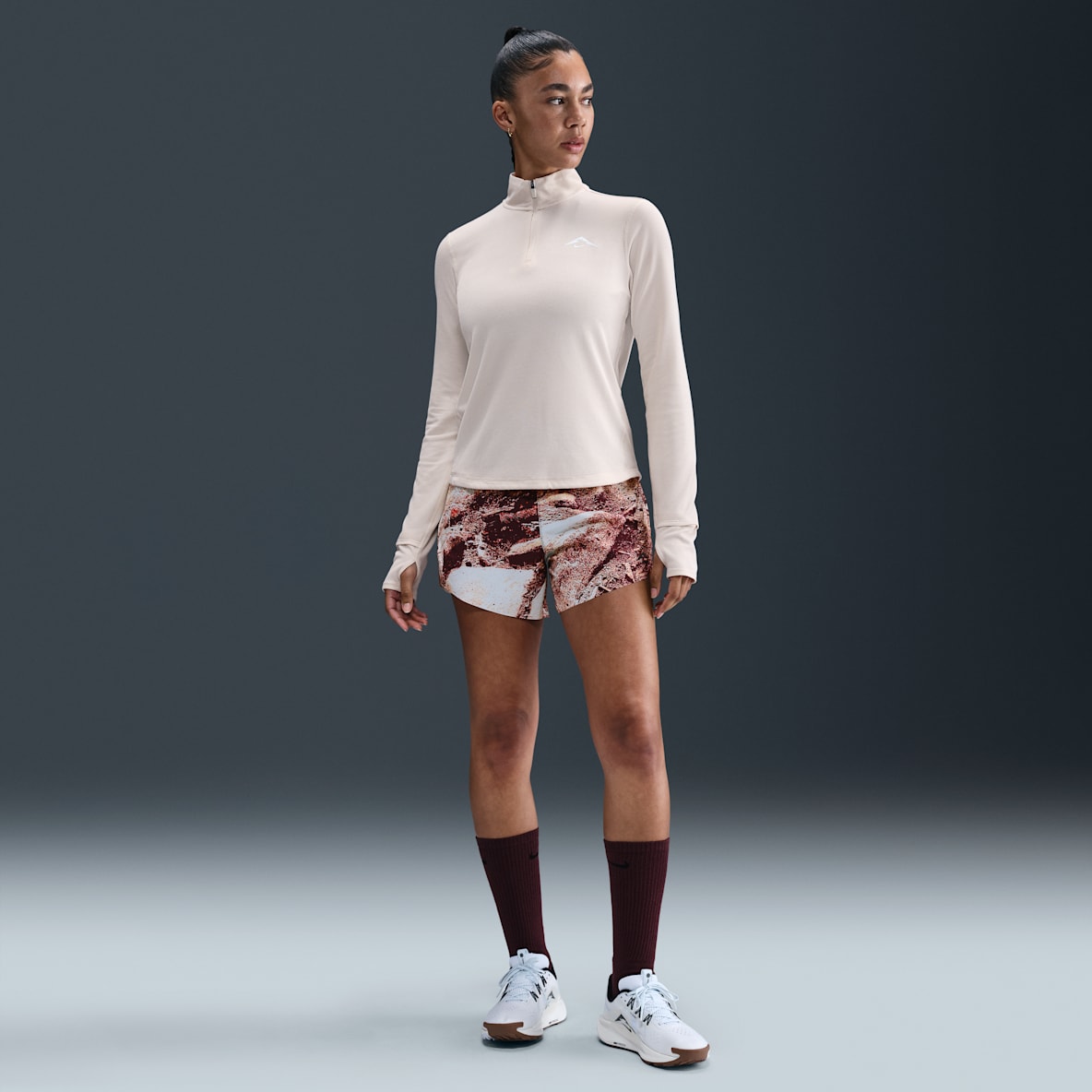 Nike Trail Nike Trail Dri-FIT hardloopshorts met halfhoge taille en binnenbroekje voor dames (10 cm)