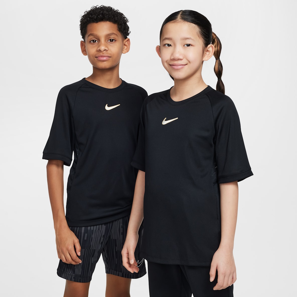Nike Academy Nike Academy Older Kids' Dri-FIT Short-Sleeve Football Top