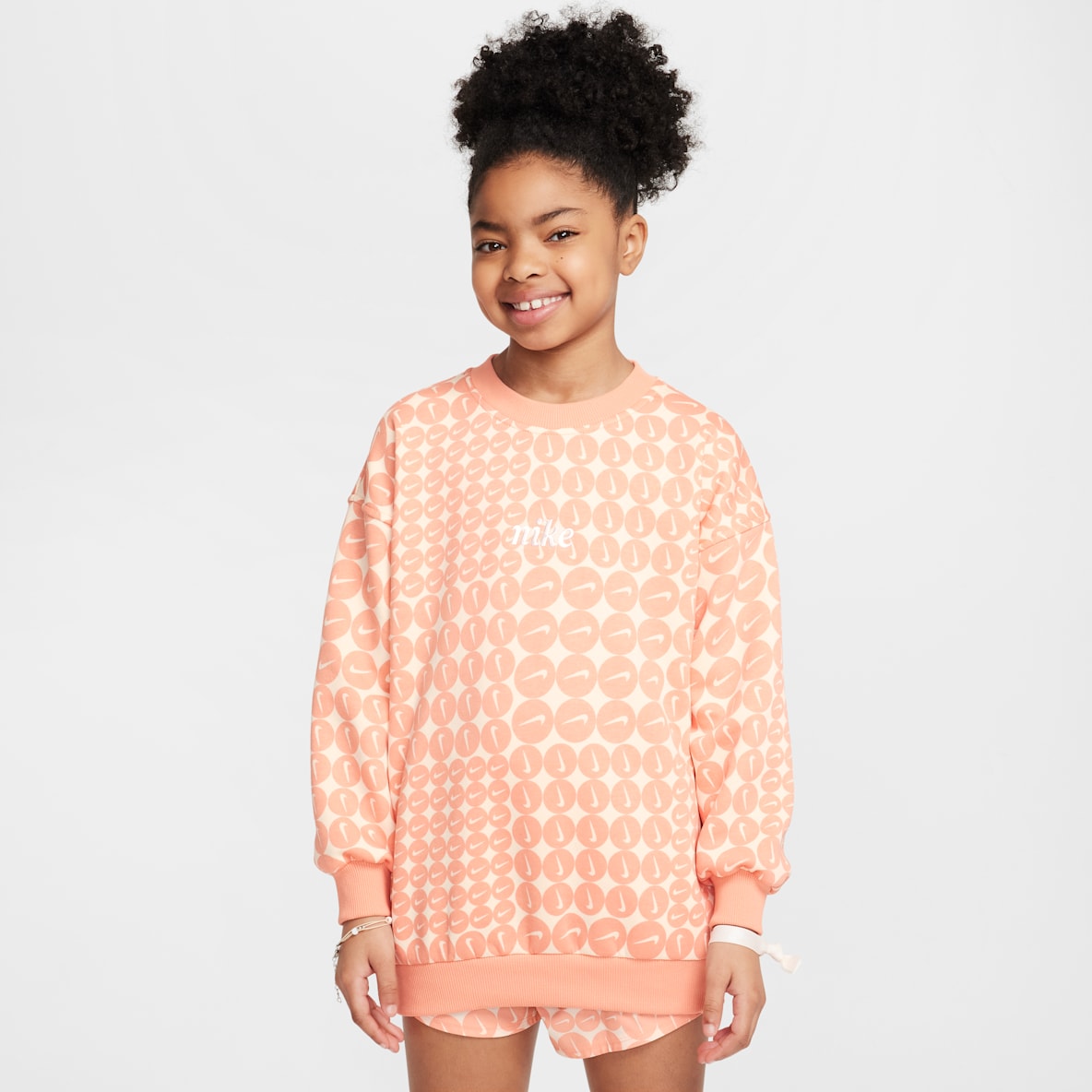 Nike Sportswear Club Fleece Nike Sportswear Club Fleece Older Kids' (Girls') Oversized Crew-Neck Sweatshirt