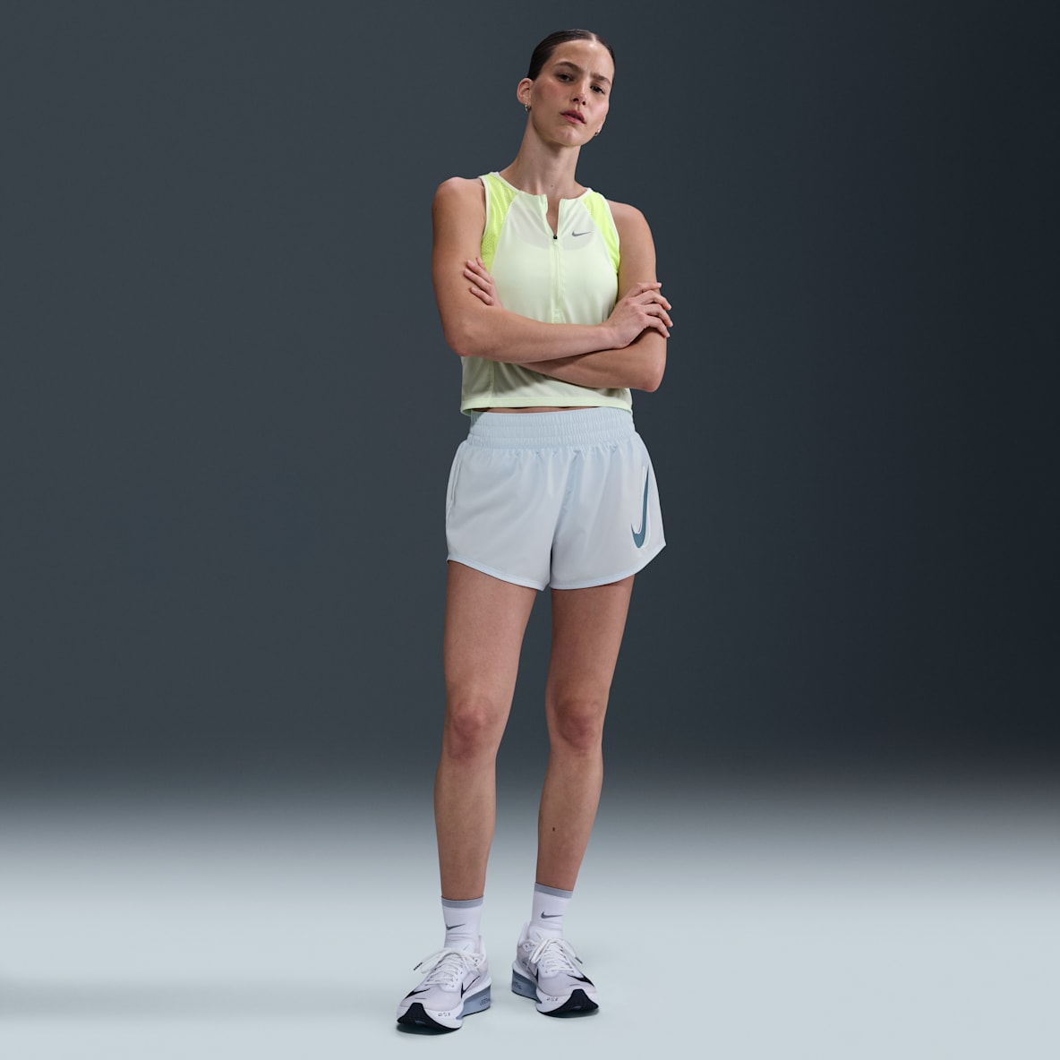 Nike One Nike One Shorts de correr Dri-FIT de tiro medio con forro de ropa interior para mujer
