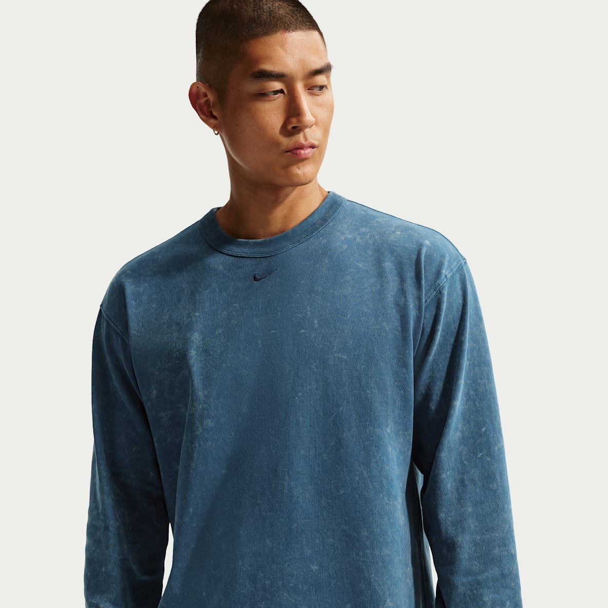 Nike Sportswear Premium Essentials Men's Long-Sleeve T-Shirt