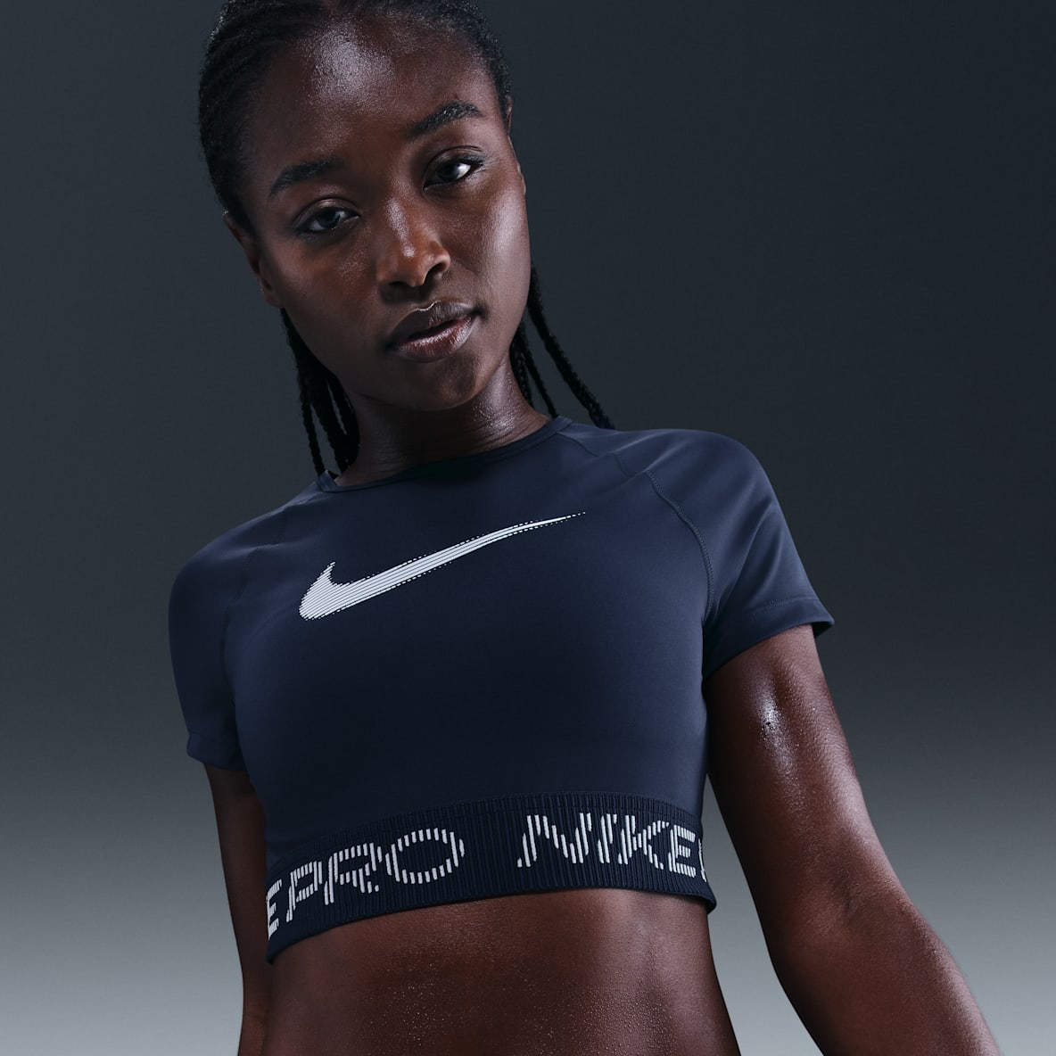Nike Pro Playera de manga corta Dri-FIT con gráfico cropped para mujer
