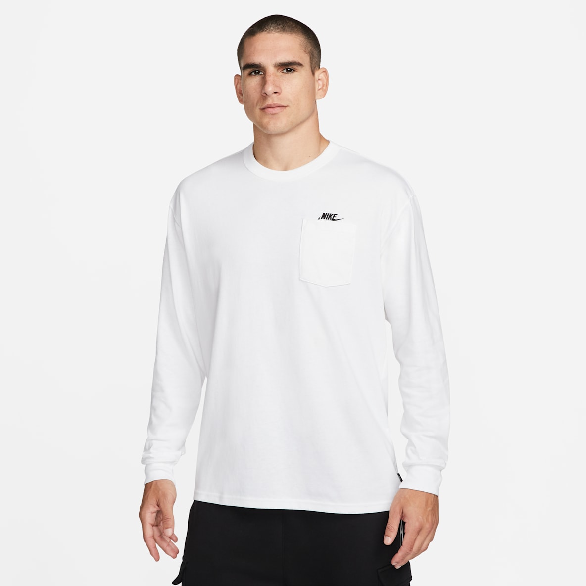 Nike Sportswear Premium Essentials Nike Sportswear Premium Essentials Men's Long-Sleeve Pocket T-Shirt