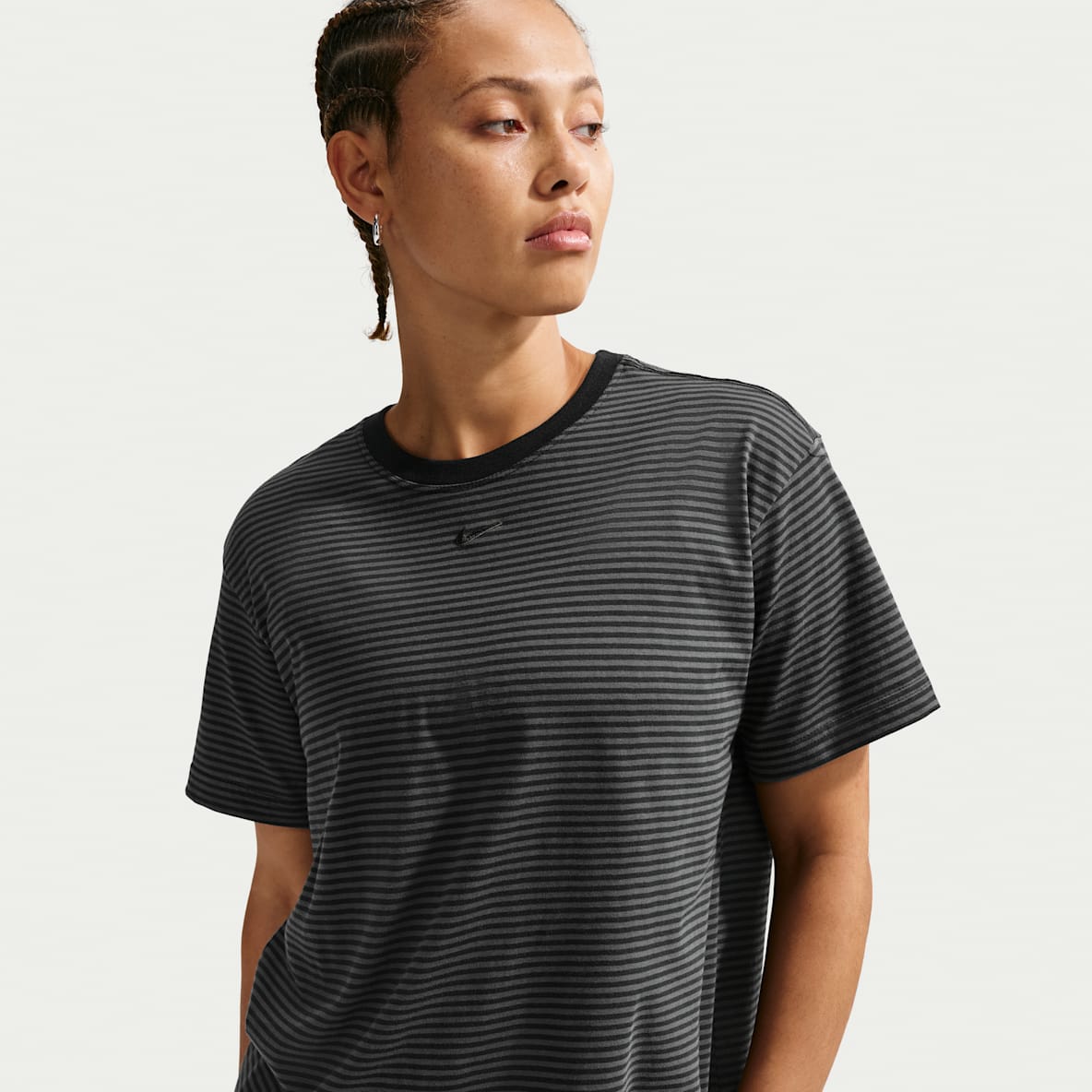 Nike Sportswear Nike Sportswear Women's Oversized Striped T-Shirt
