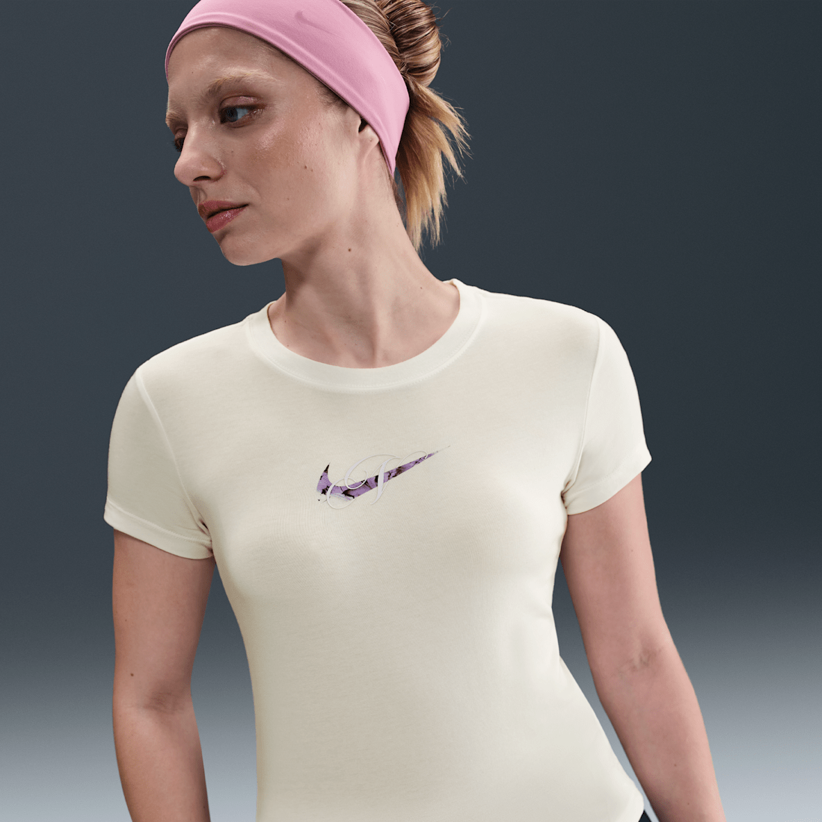 Nike Sportswear Chill Knit Nike Sportswear Chill Knit Women's Slim Cropped T-Shirt