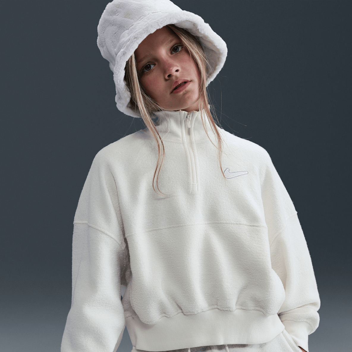 Nike Sportswear Nike Sportswear Older Kids' (Girls') Long-Sleeve Fleece Top