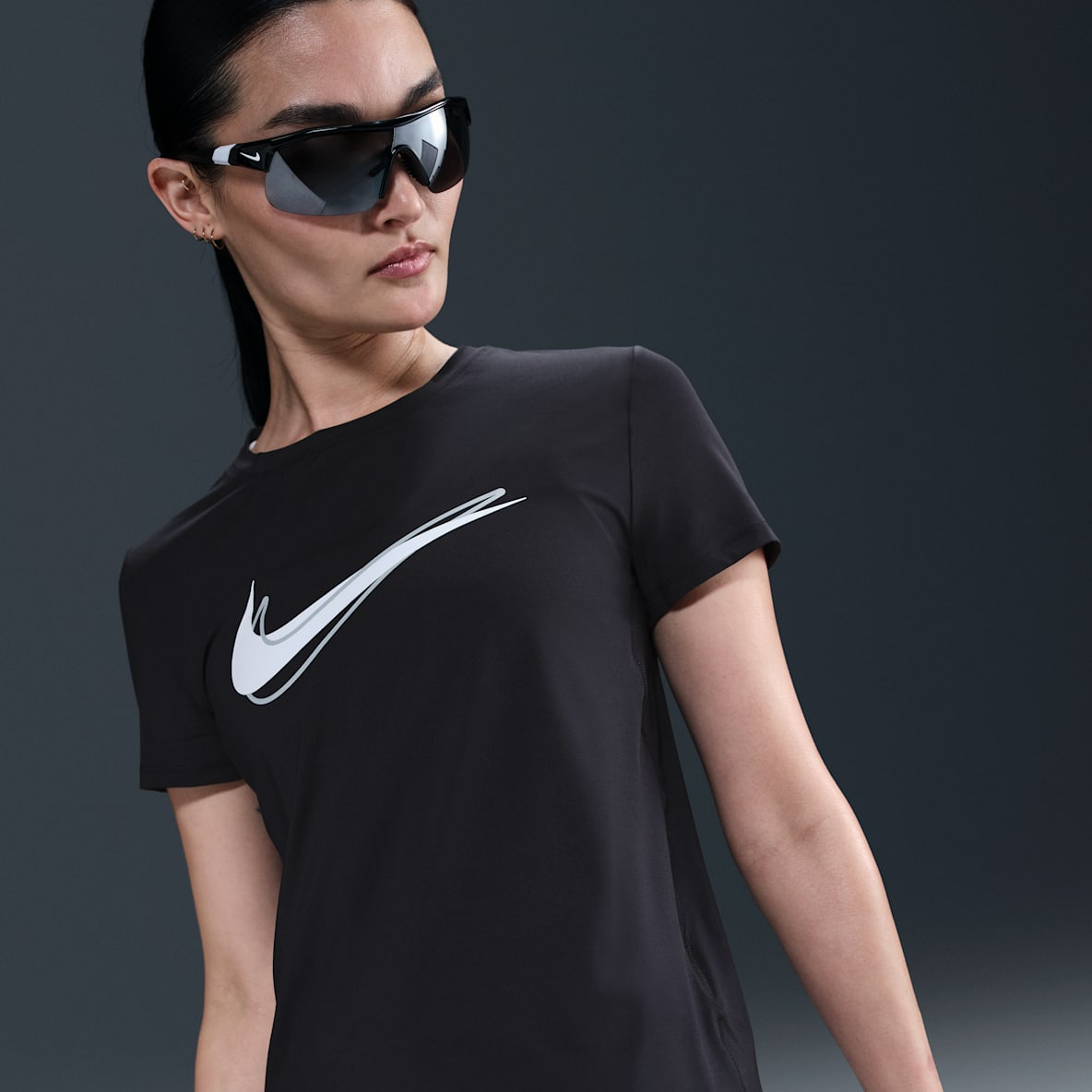 Nike One Swoosh Nike One Swoosh 女款 Dri-FIT 短袖跑步上衣