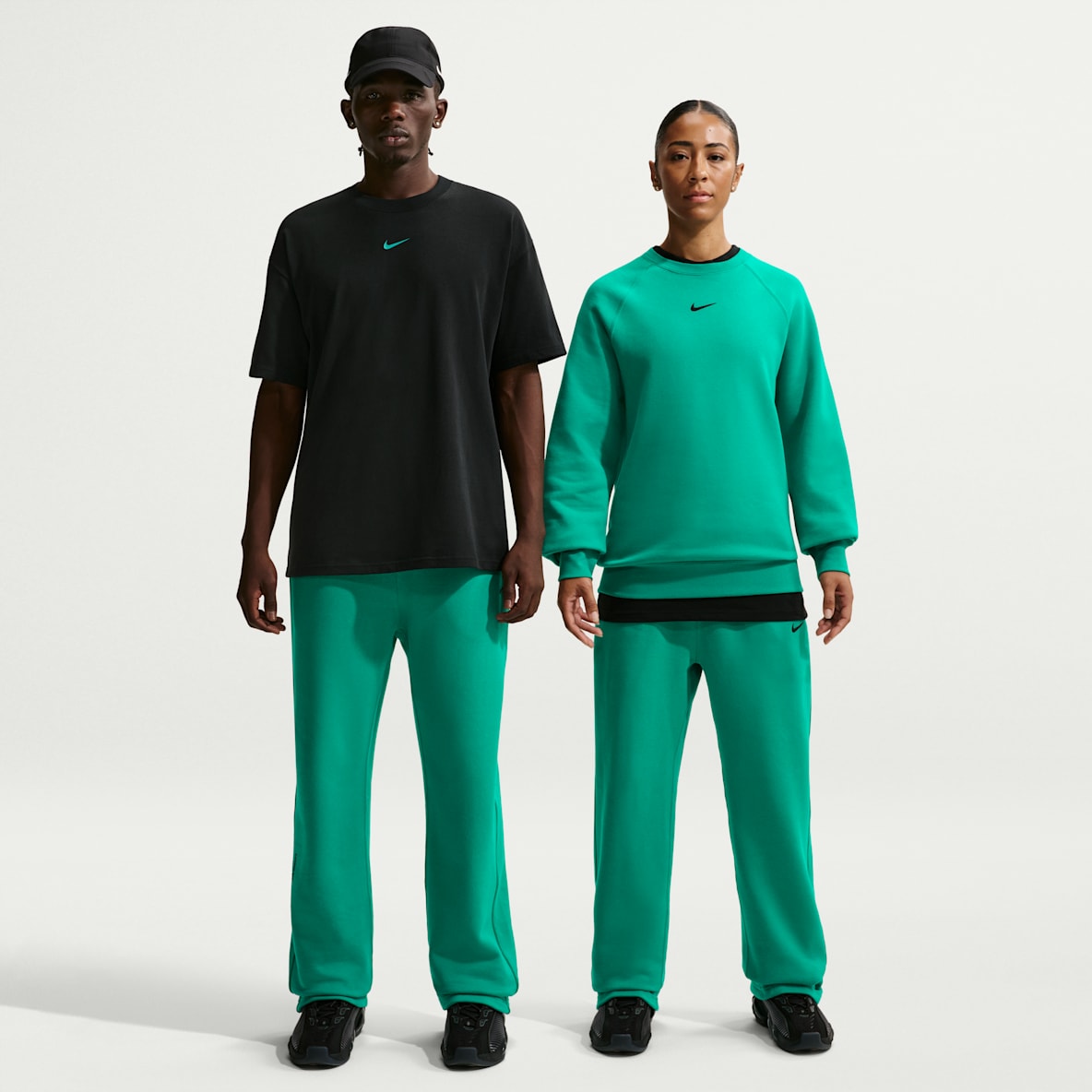 NOCTA NOCTA Pants de entrenamiento de tejido Fleece con dobladillo abierto CS NOCTA