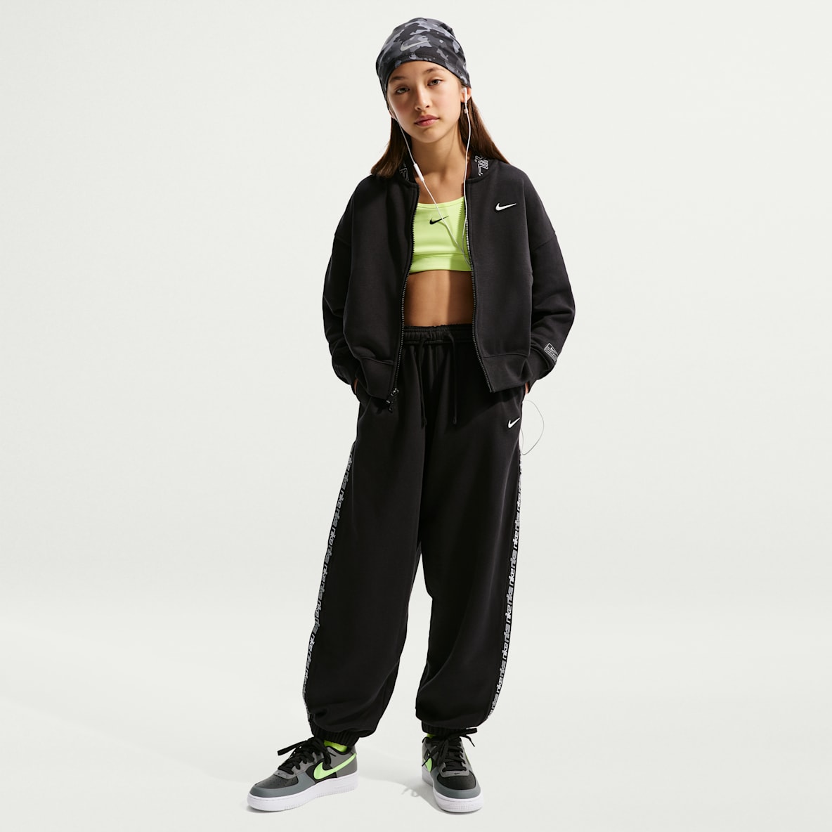 Nike Sportswear Older Kids' (Girls') Fleece Trousers