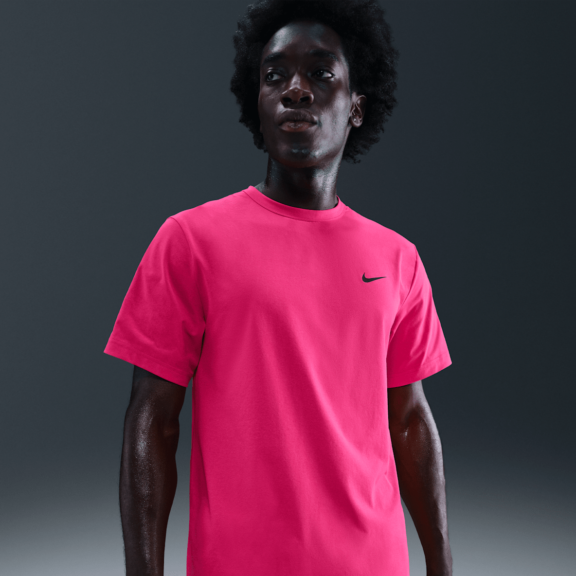 Nike Hyverse Nike Hyverse Playera versátil de manga corta Dri-FIT UV para hombre